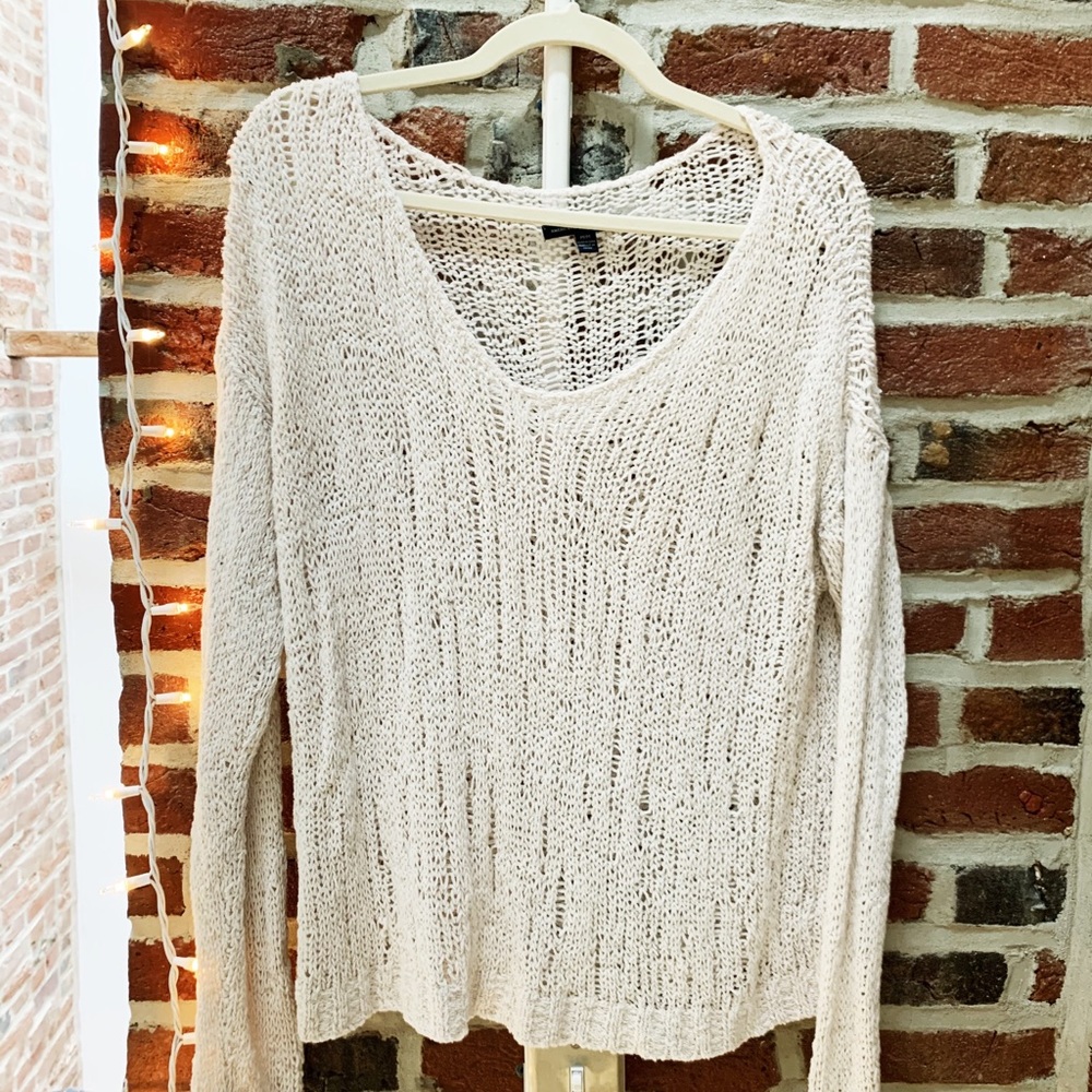 Off white light sweater